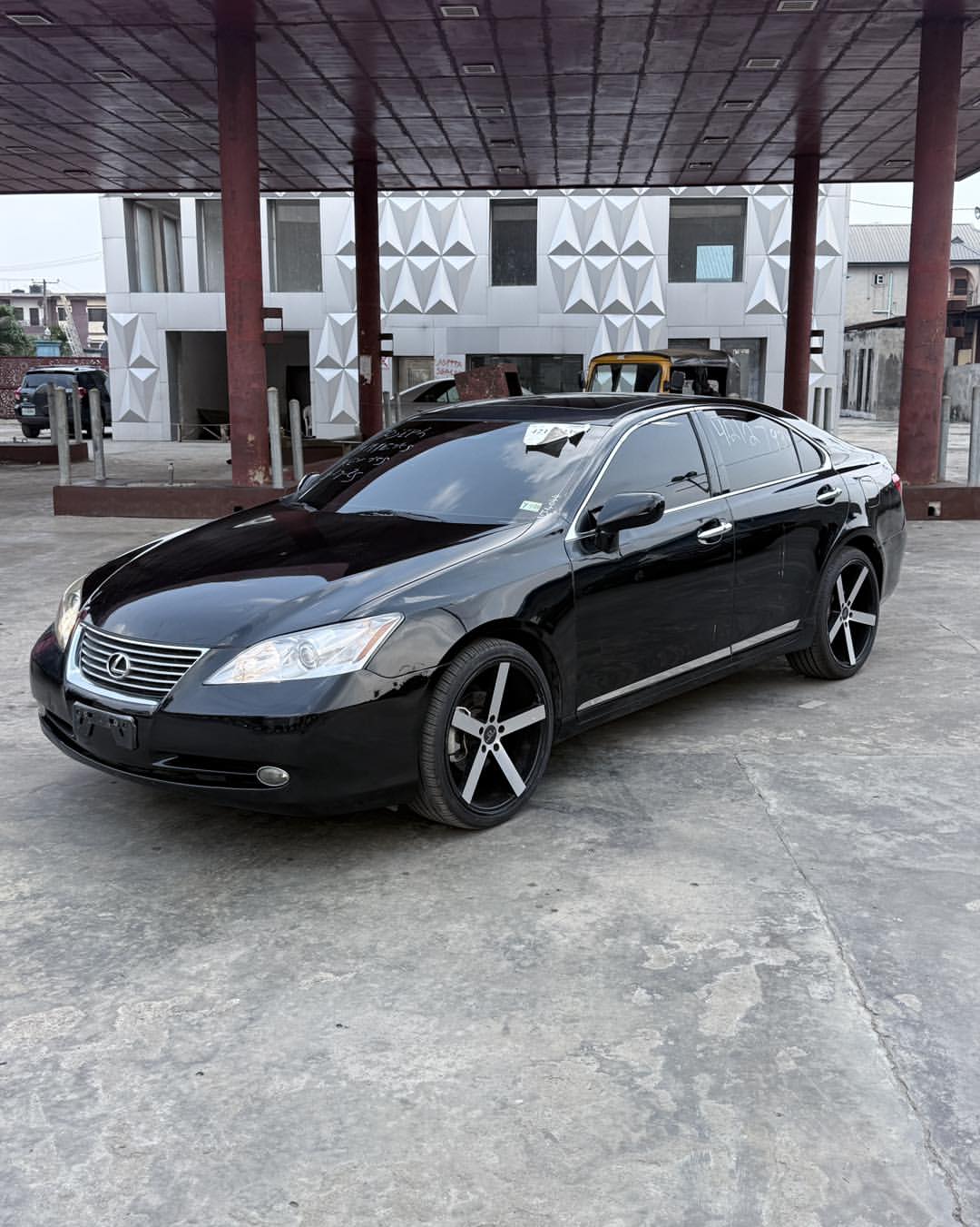 2008 Lexus ES350: Luxury & Power for 10.8M