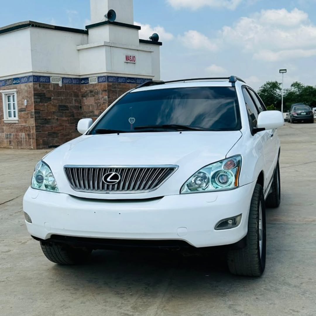2006 Lexus RX330: Untempered Engine, Perfect AC, Flawless Ride
