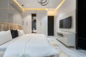 Lagos Luxury Living: Pool, Gym & Smart 2-Bedroom Haven