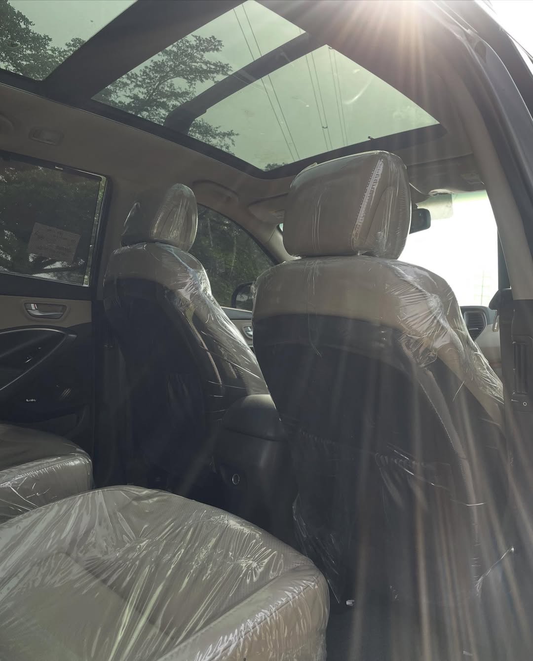 2015 Hyundai Santa Fe: Panoramic Sunroof & 3 Rows