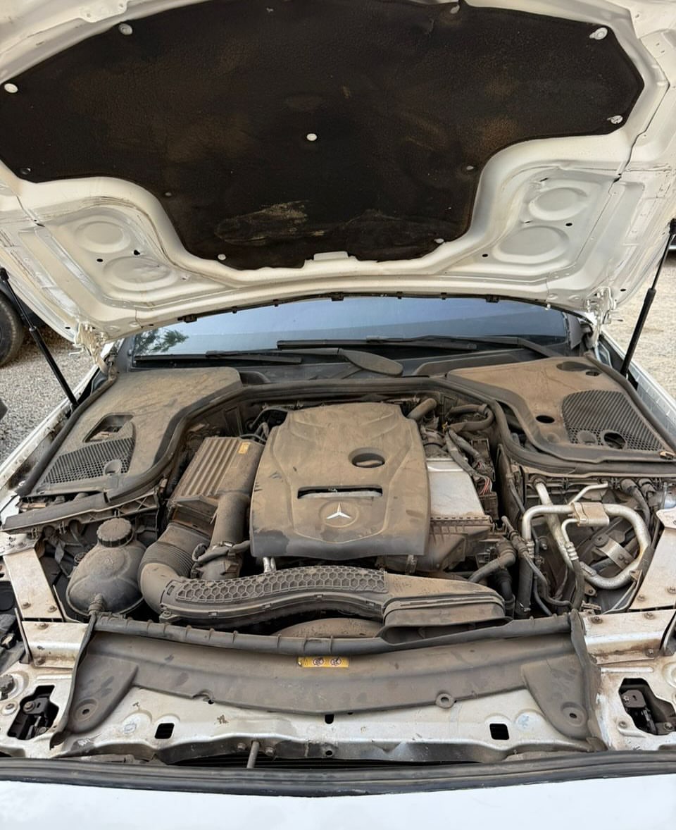 Luxury 2017 Mercedes E300: Keyless & Loaded