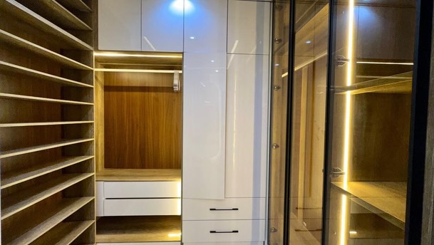 Ultimate 4-Bedroom Playground with PS5 & Pool Access