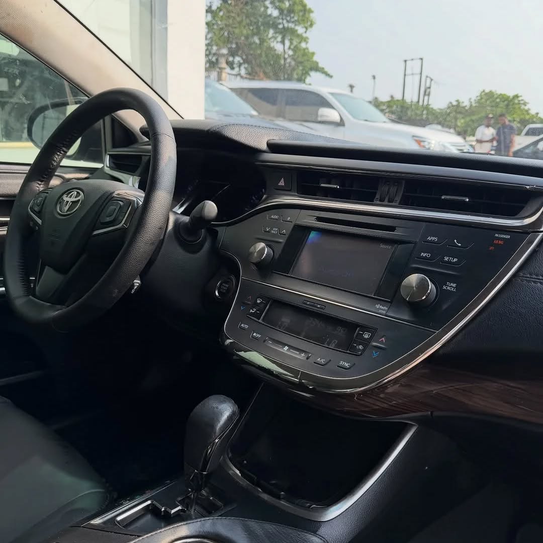 Luxury Sedan, Pre-Order Discount: 2014 Toyota Avalon