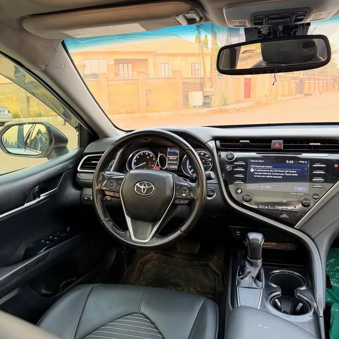 2018 Camry SE: Keyless & Wireless Charging