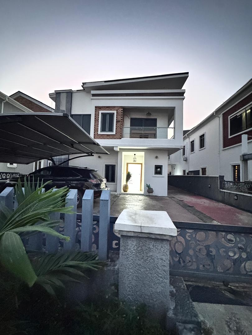 Lekki’s Grand 5-Bedroom Haven in Megamound Estate