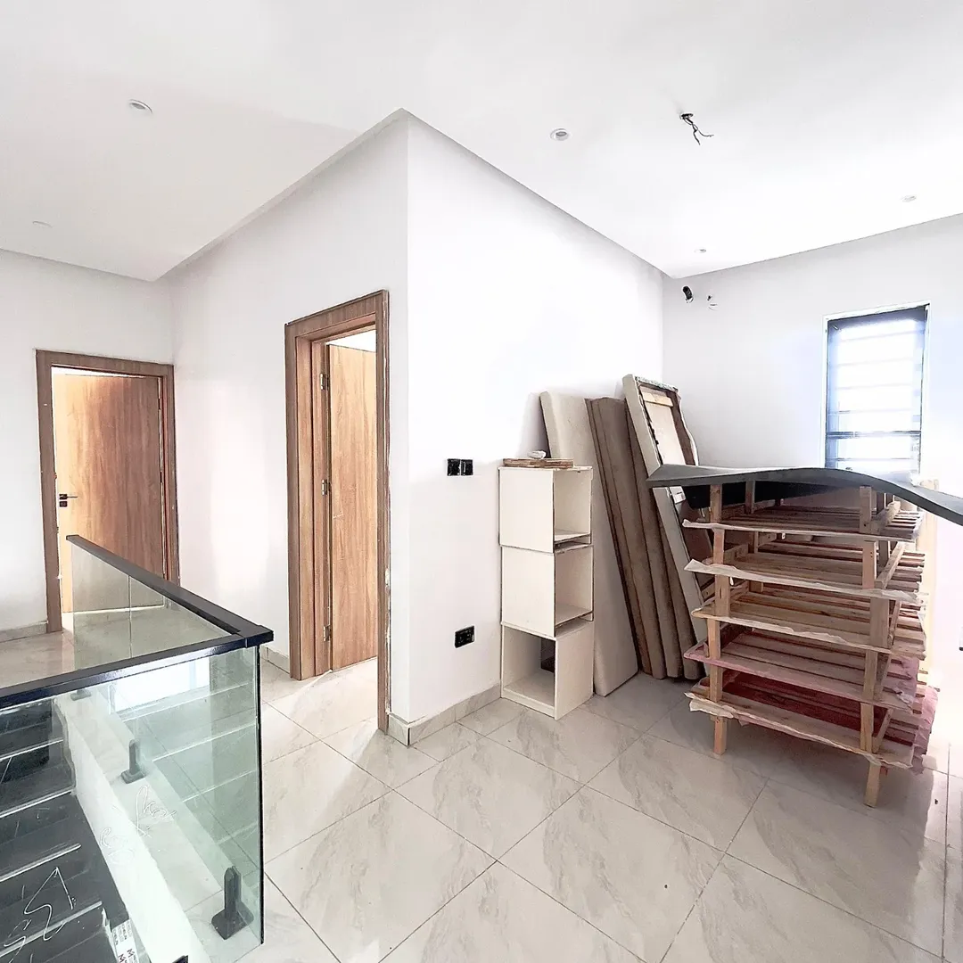 Sleek 4-Bed Duplex with Solar Power in Prime Lekki