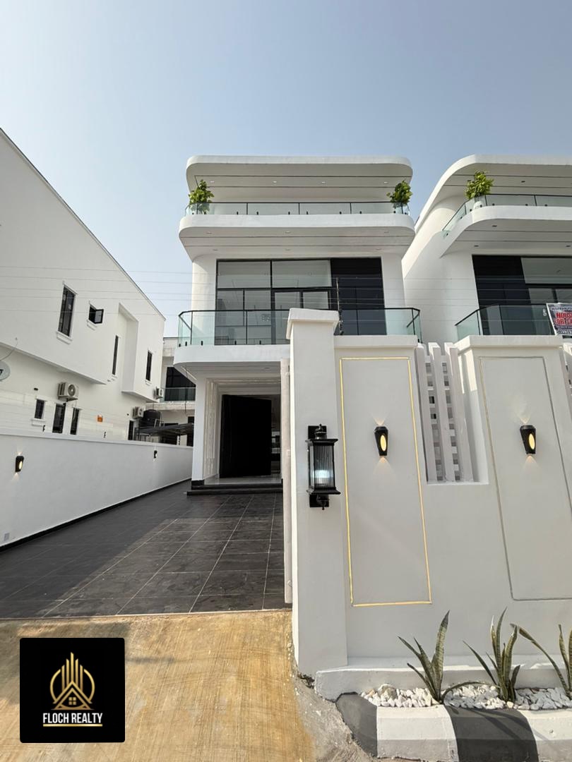 Modern 5-Bed Smart Home with Pool in Lekki