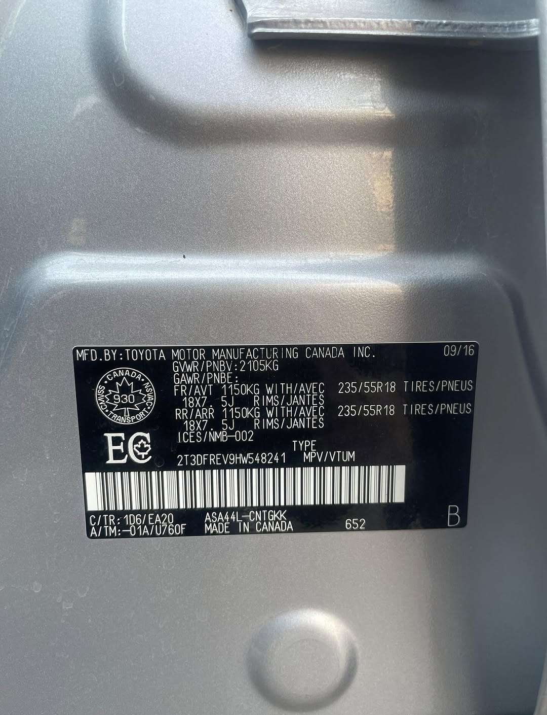 2017 Toyota RAV4 AWD: Sunroof & 360° Tech