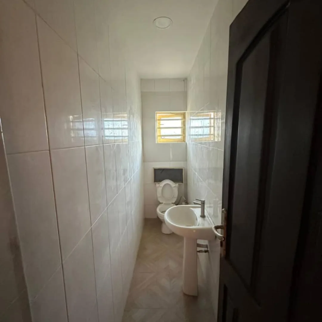 Serene Ologolo Estate: Spacious 2-Bedroom Sanctuary