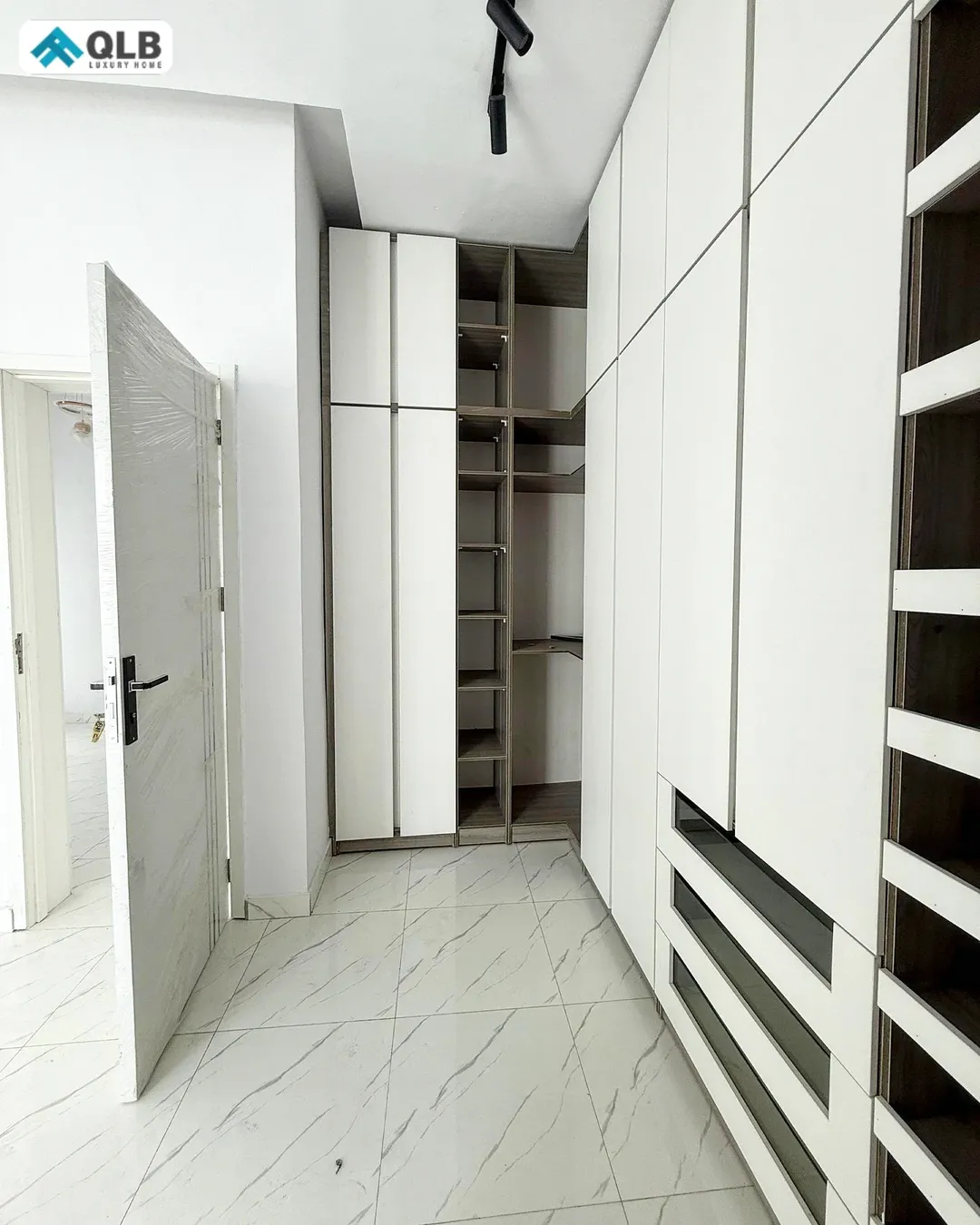 Sleek 4-Bed Duplex with Smart Locks in Ikota