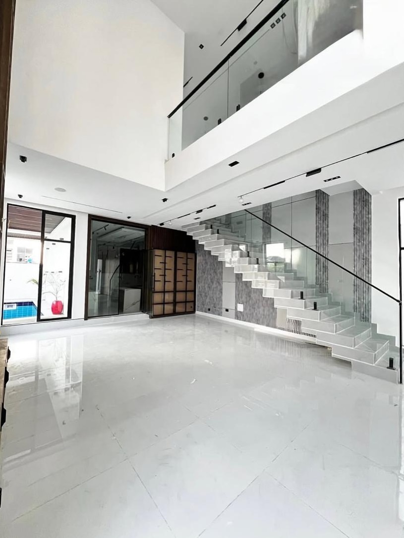 5-Bed Chevron Duplex with Pool & BQ: 450M