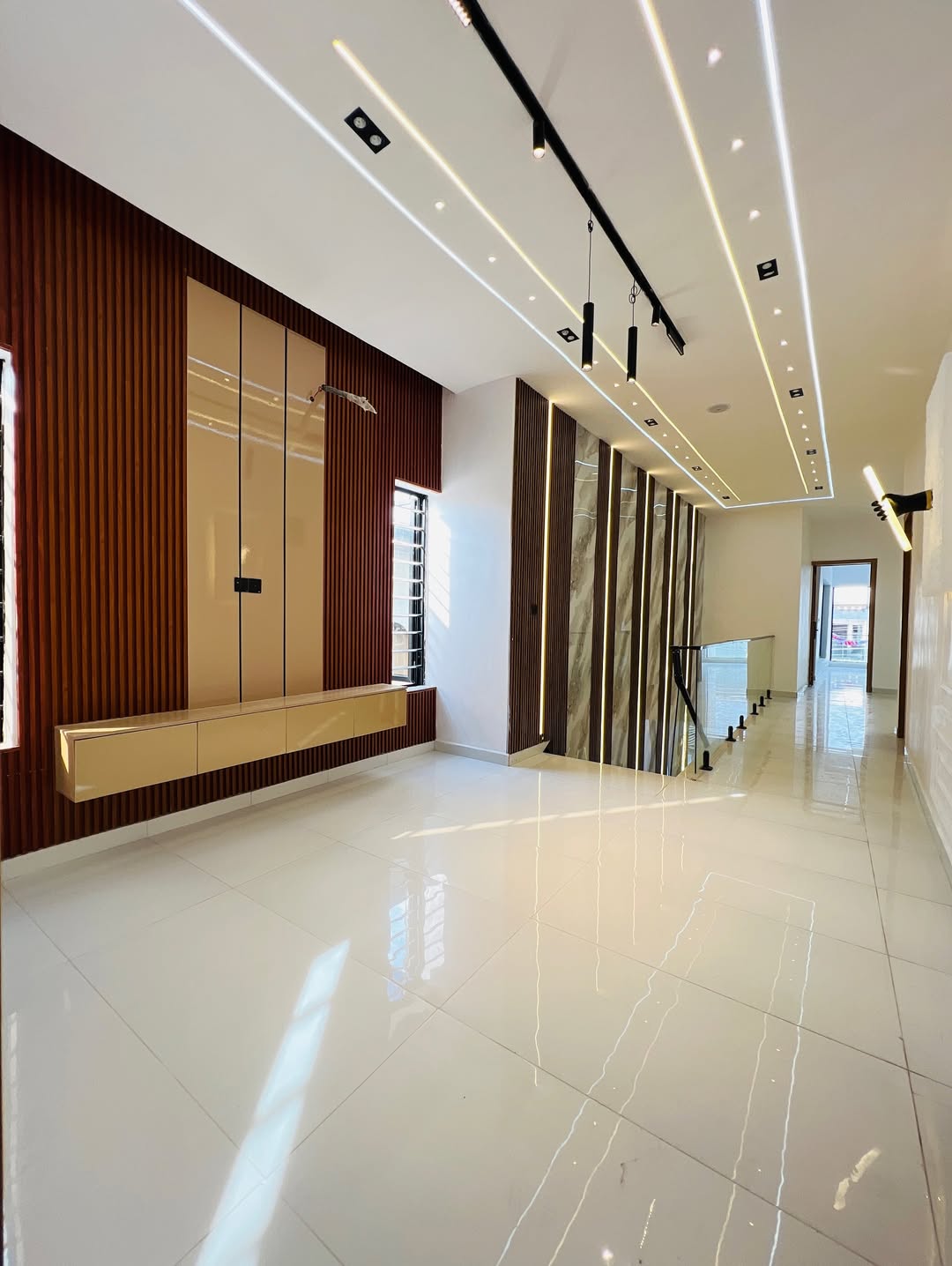 Ultimate 5-Bed Lekki Duplex with Cinema & Rooftop