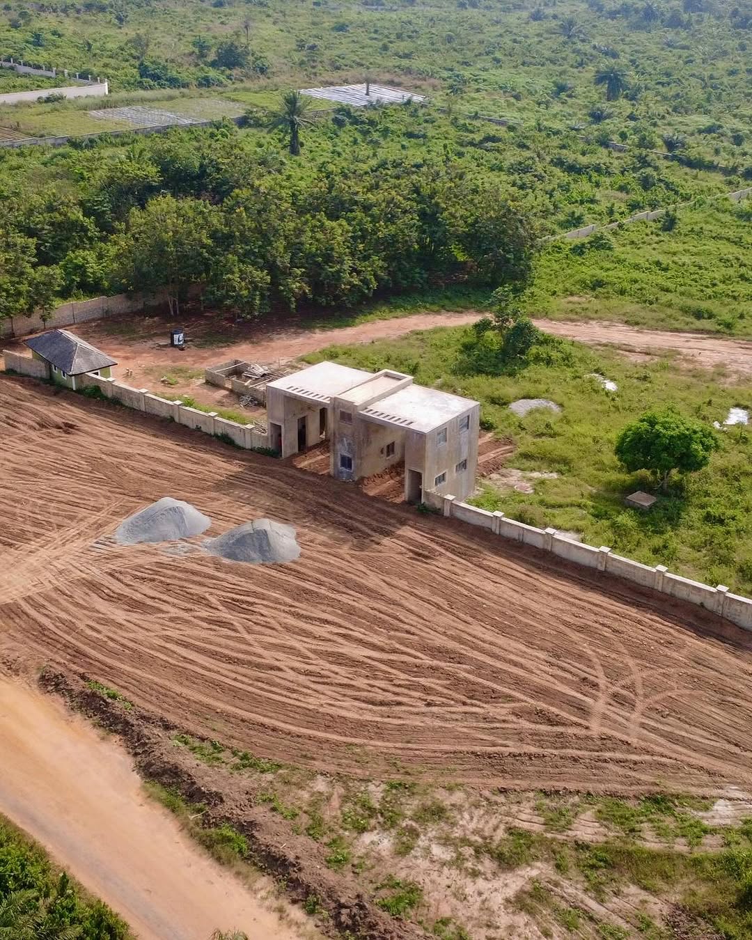 Eco-Luxury Haven: Agbowa’s Secure, Serene Investment