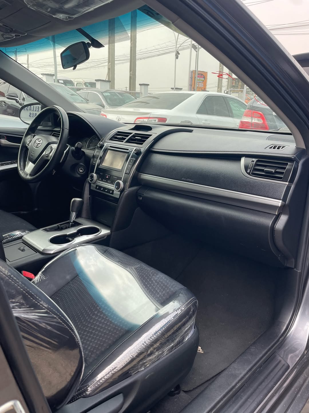 2013 Camry SPORTS: Luxury Tech, Thumb-Start Ready