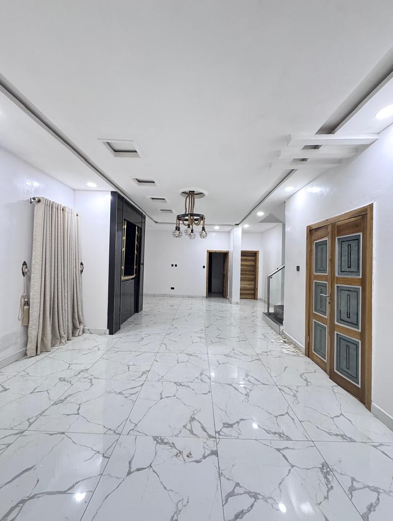 Lekki’s Grand 5-Bedroom Haven in Megamound Estate