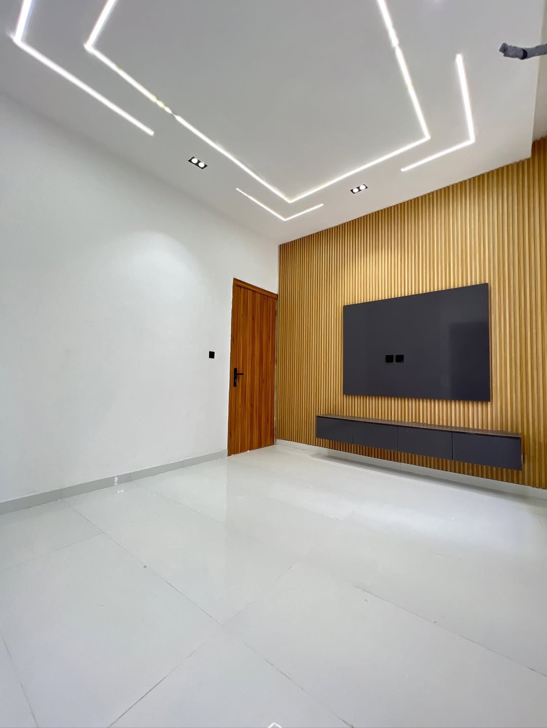 Ultimate 5-Bed Lekki Duplex with Cinema & Rooftop