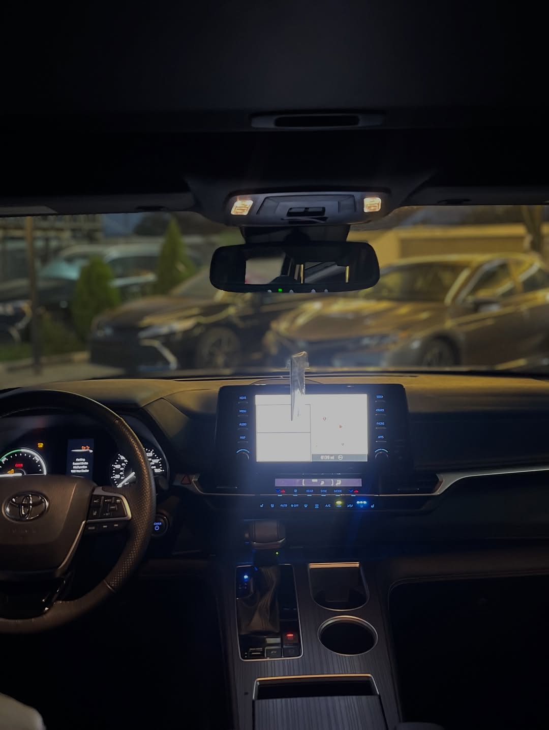 2023 Sienna XSE Hybrid: Luxury Meets 36 MPG