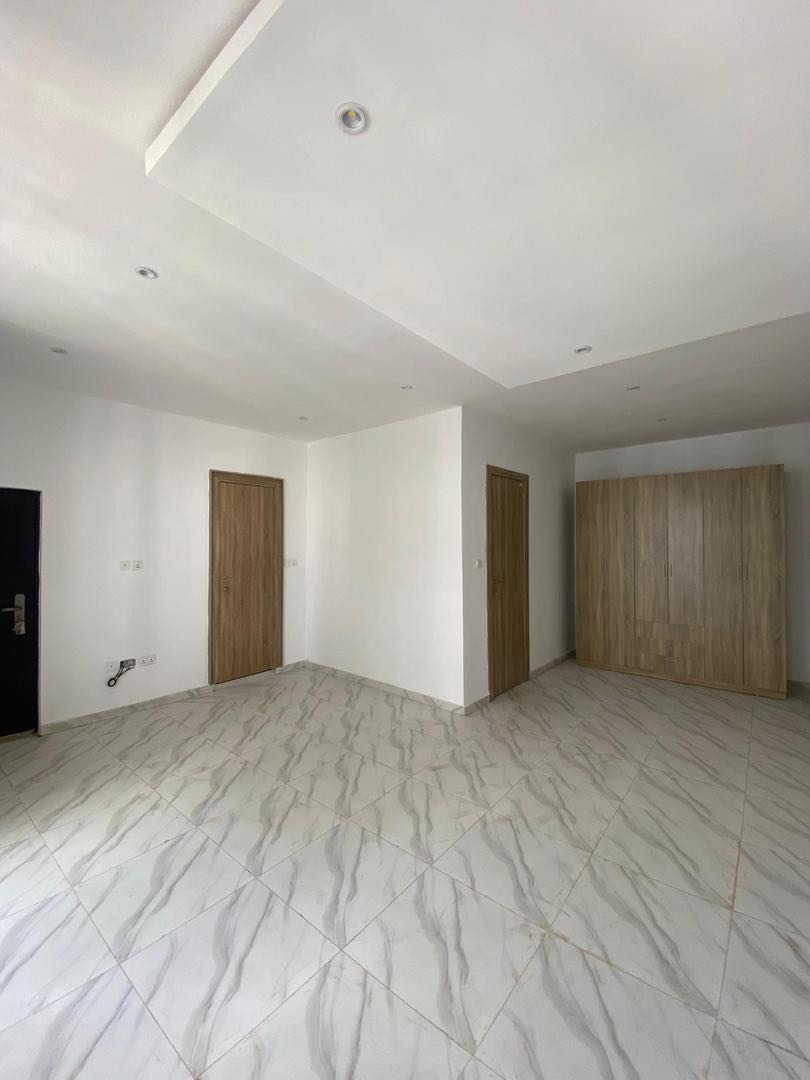 Spacious 4-Bedroom Haven in Prime Lagos Estate