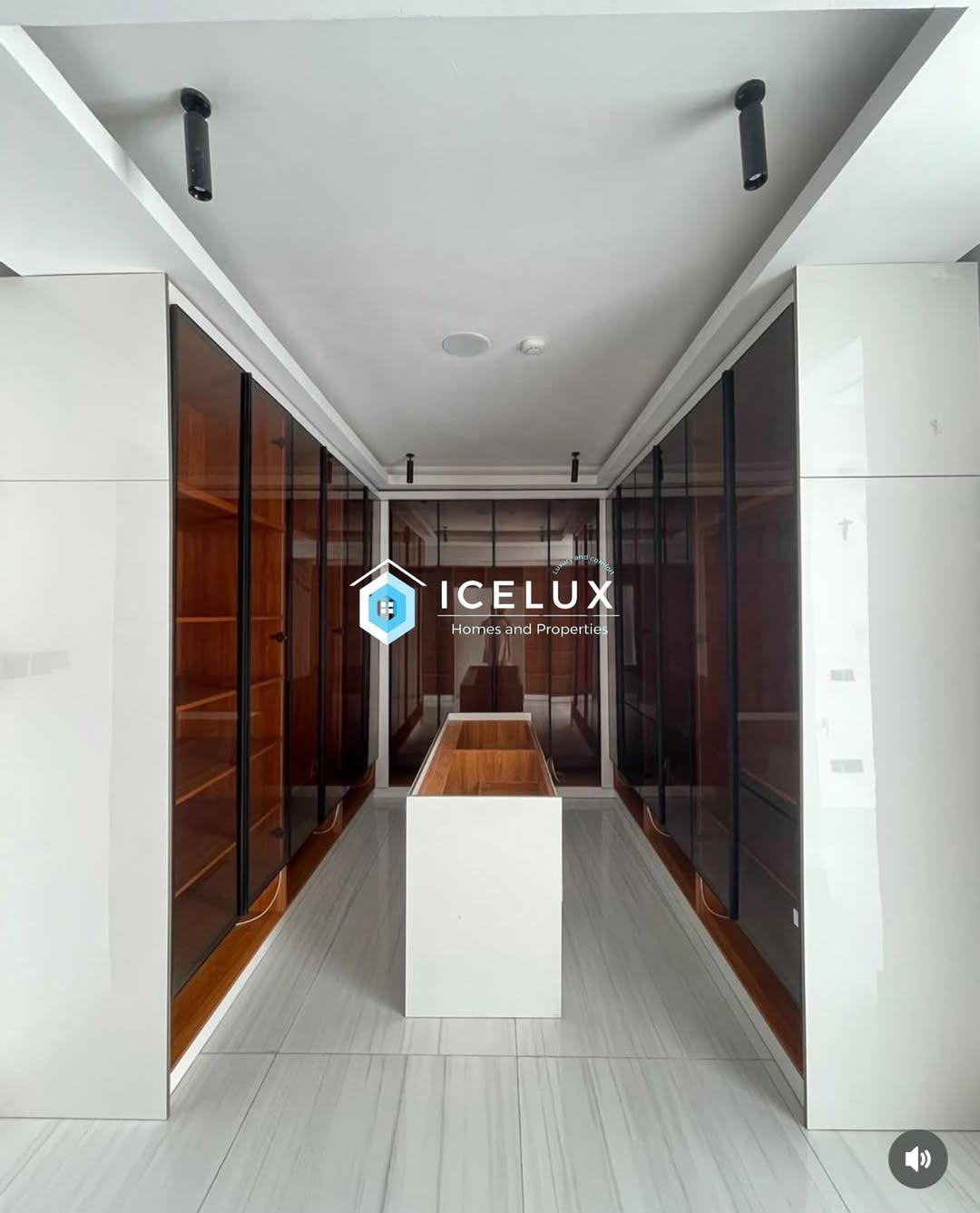 Ultimate 5-Bedroom Estate with Cinema & Pool in Ikate Lekki