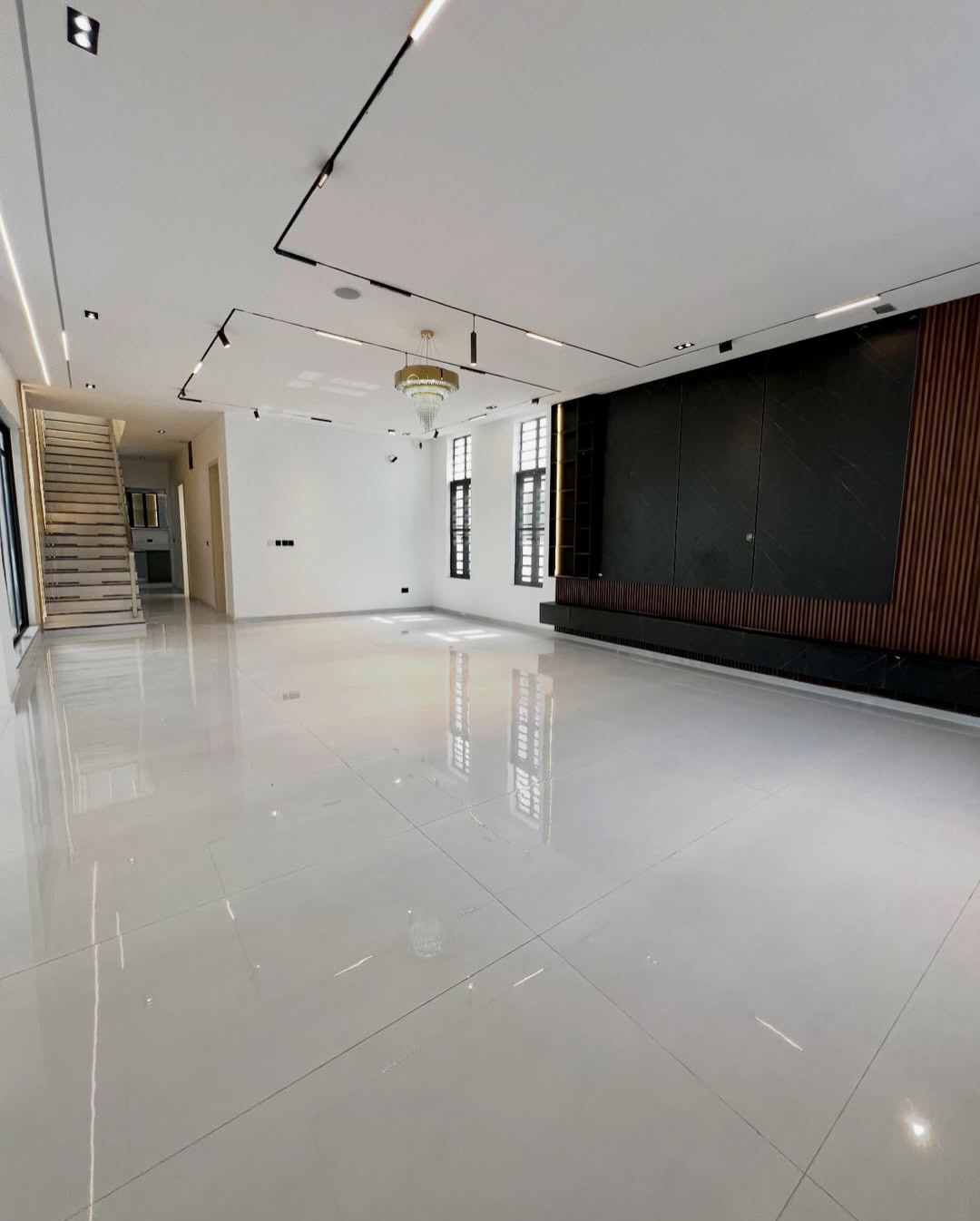 5-Bed Smart Estate Duplex in Chevron | Secure Luxury