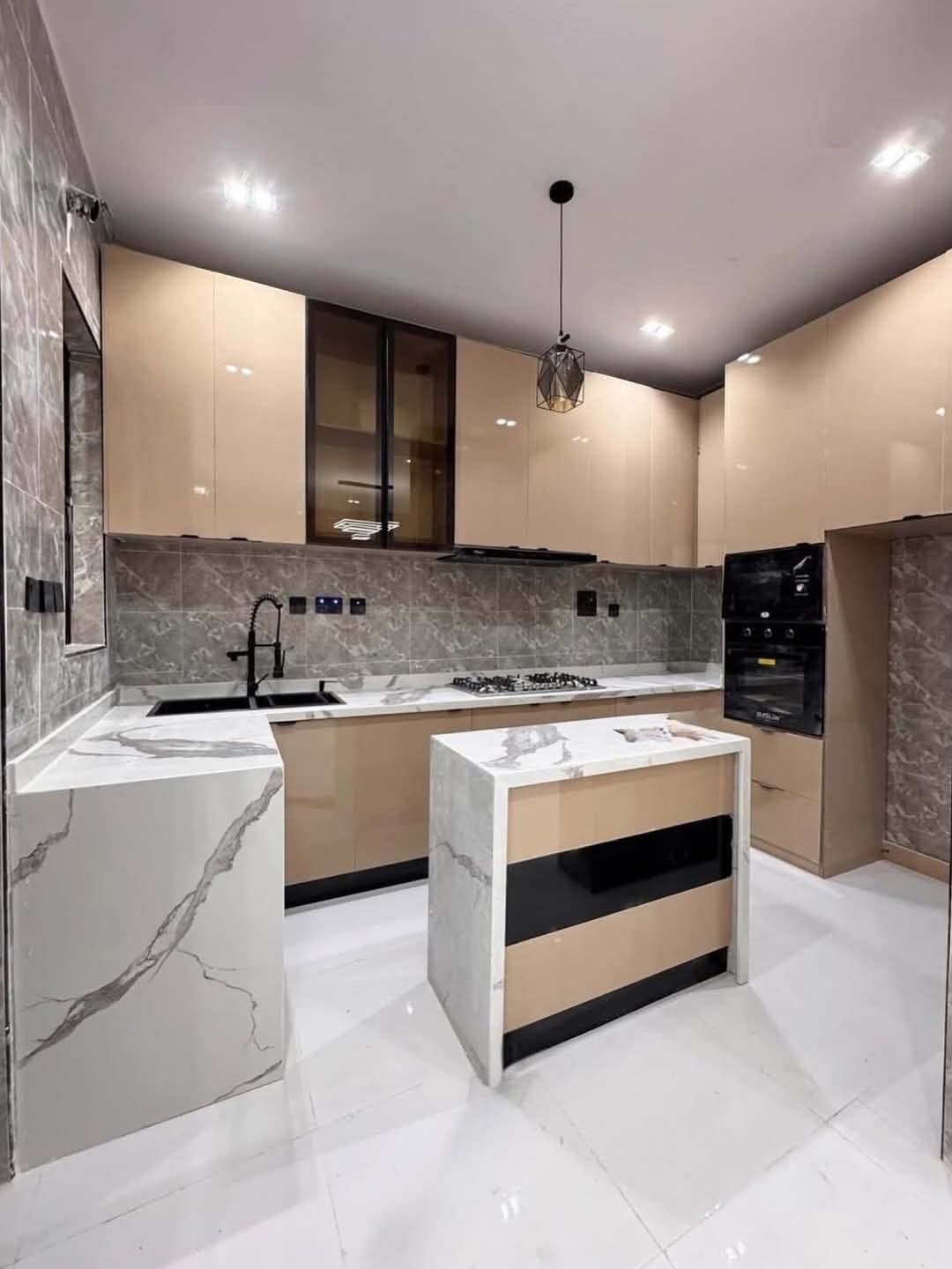 Lekki’s Crown Jewel: 2-Bedroom Oasis with BQ