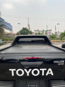 2025 Hilux SR5: Unstoppable 4×4 Power & Tech