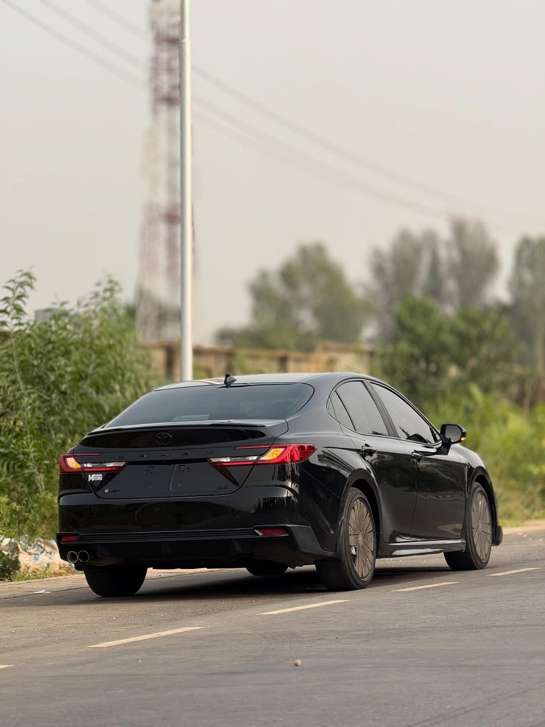 2025 Camry SE: Ultra-Low Miles, Premium Price