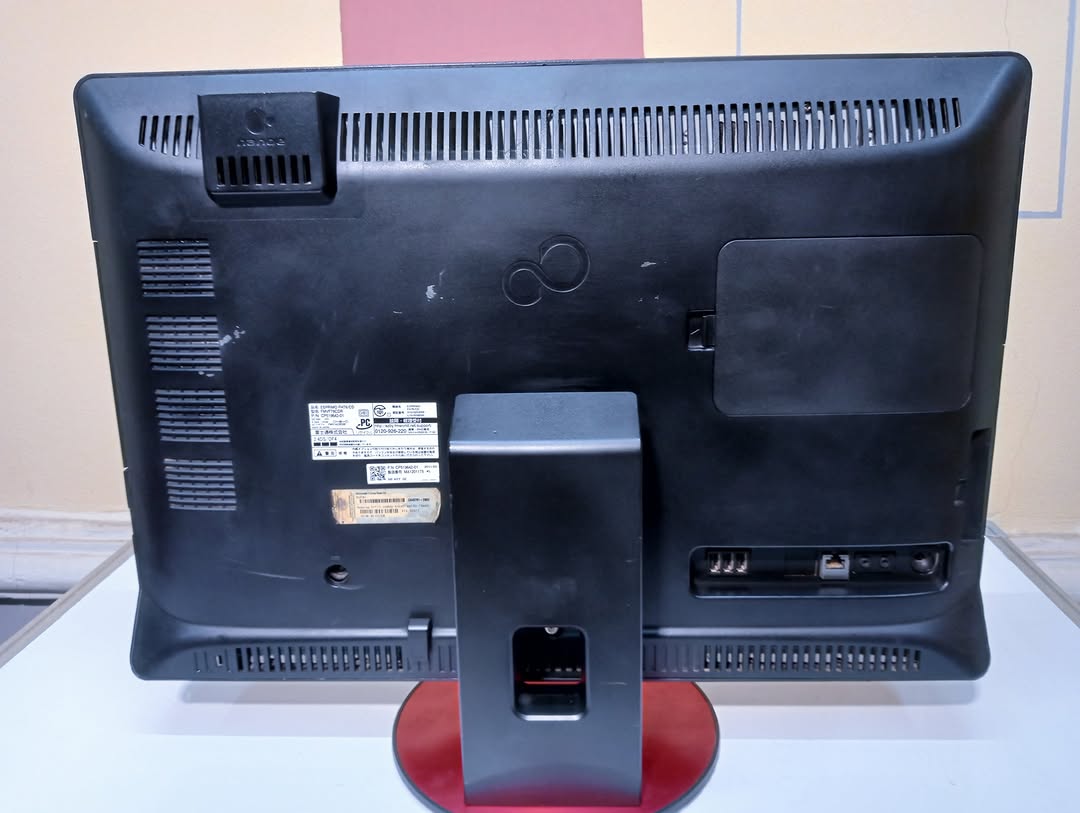 Powerful Fujitsu All-in-One: i5, 24″ HD, Ready for Work