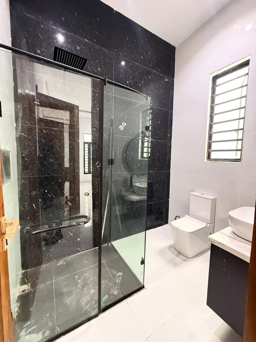 Lekki Oasis: 5BR Duplex with Private Pool & BQ