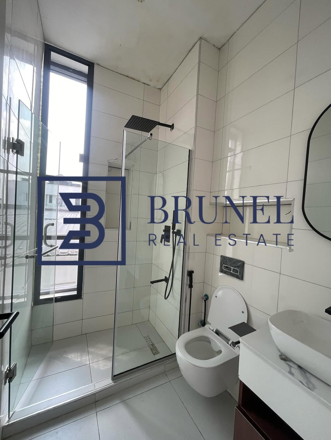 Lekki Oasis: Spacious 2BR with Pool & Gym