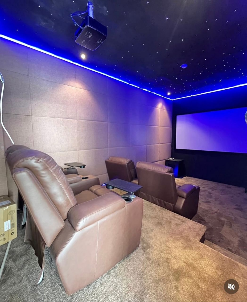 Stunning 5-Bed Duplex with Cinema & Pool in Lekki