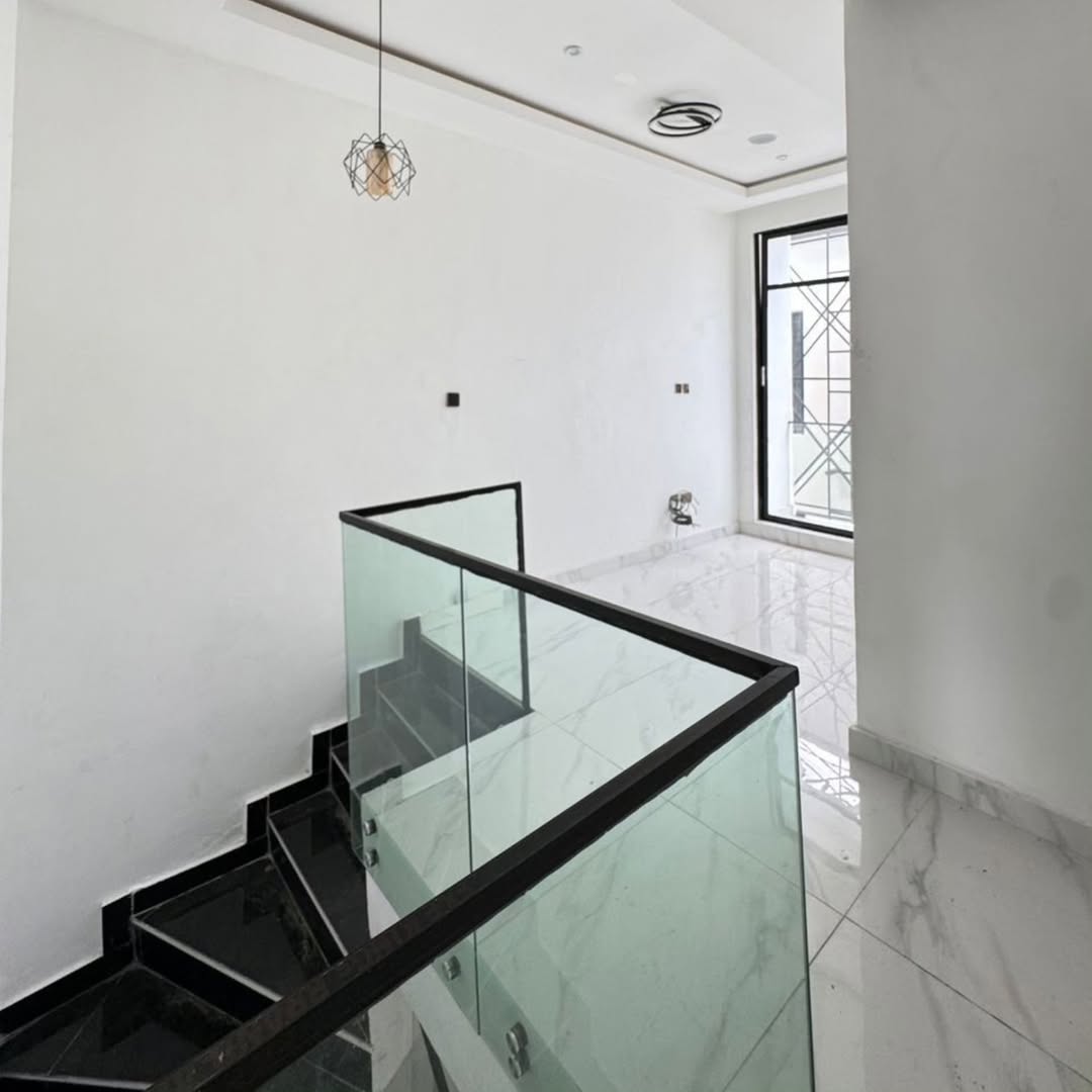 Stunning 4-Bed Duplex with BQ in Prime Ikota Estate