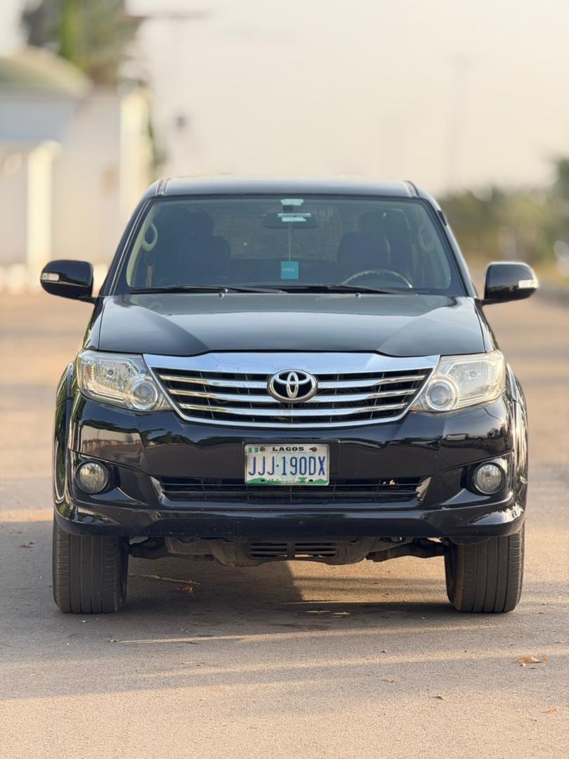 2015 Toyota Fortuner: Original Papers, 28M