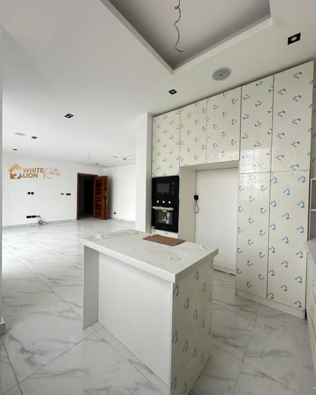 Lekki Phase 1 Gem: 2-Bedroom Apartment with Pool & Gym