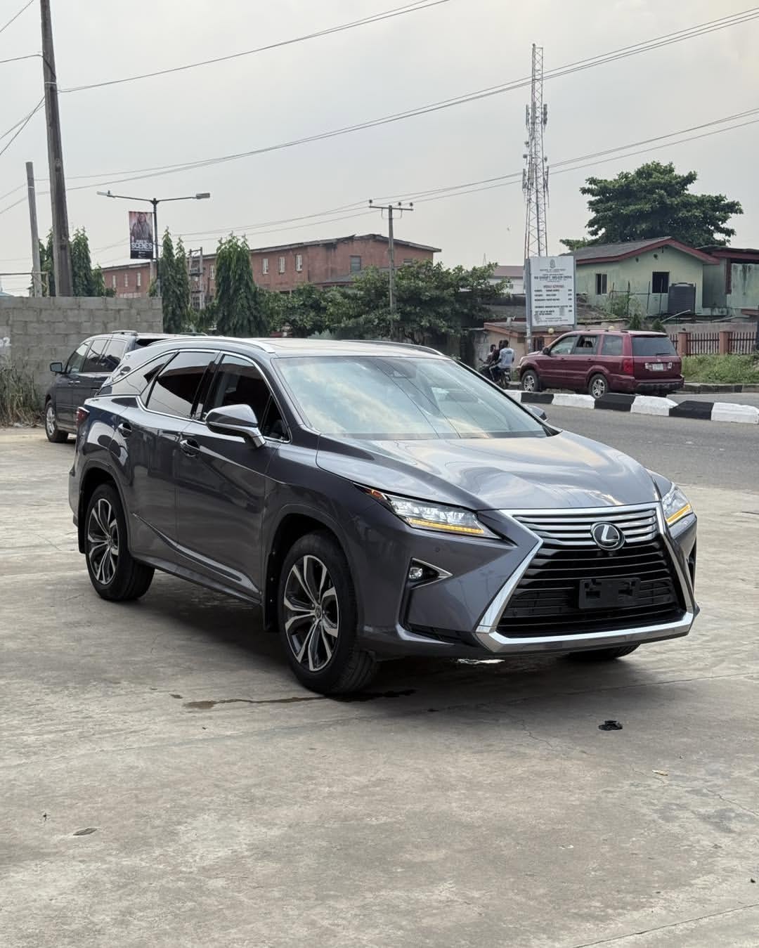 Luxury 3-Row Lexus RX350L w/ 360° Camera