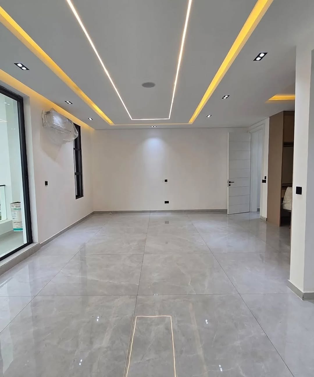 Lekki Luxury: 5-Bed Smart Home with Pool & Cinema