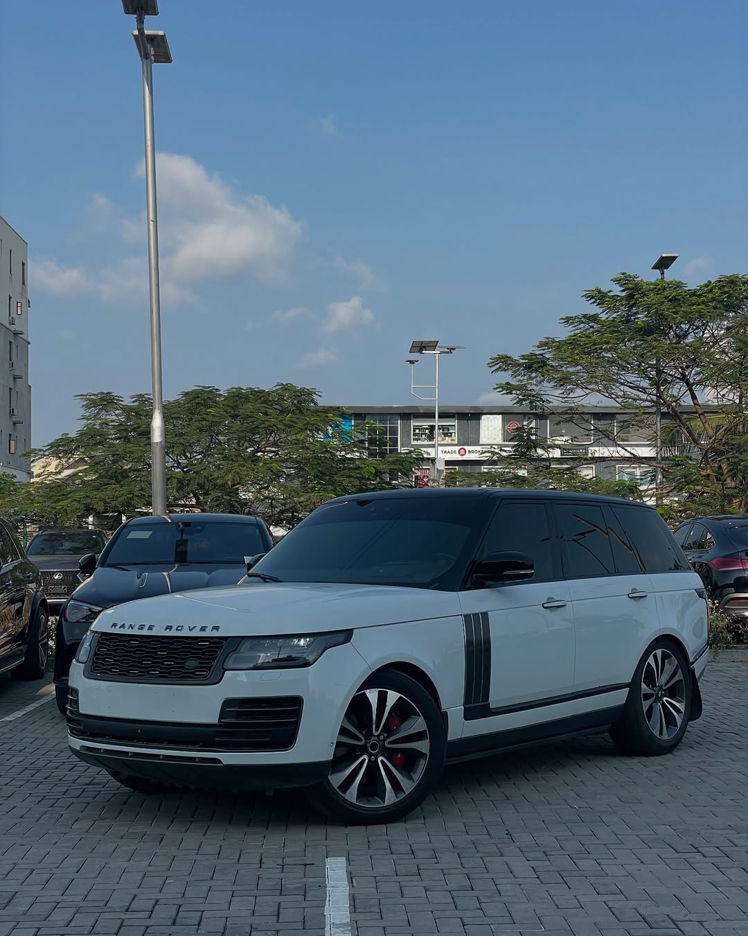 2018 Range Rover Autobiography: Peak Luxury Awaits
