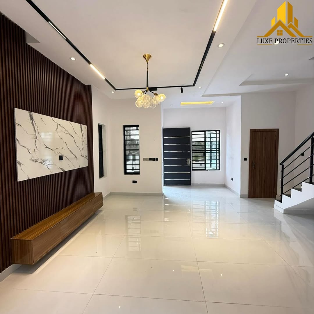 Golden Park Estate: Your Dream 4-Bedroom Family Haven