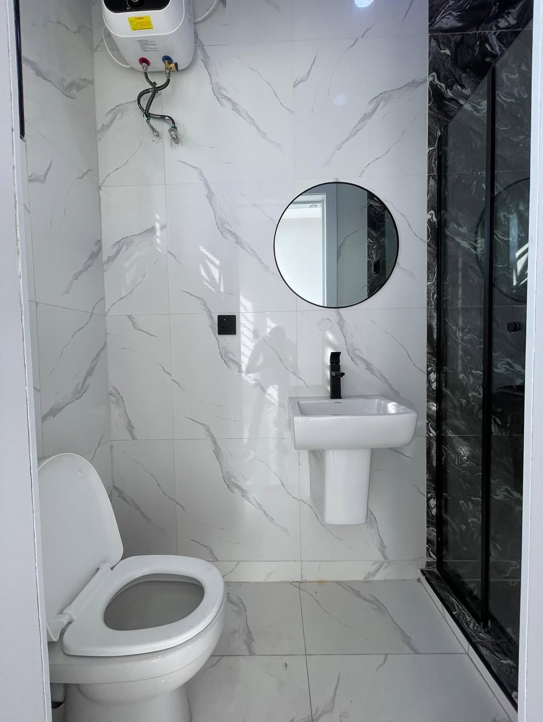 Lekki’s Finest: 4BR Smart Home in Secure Estate