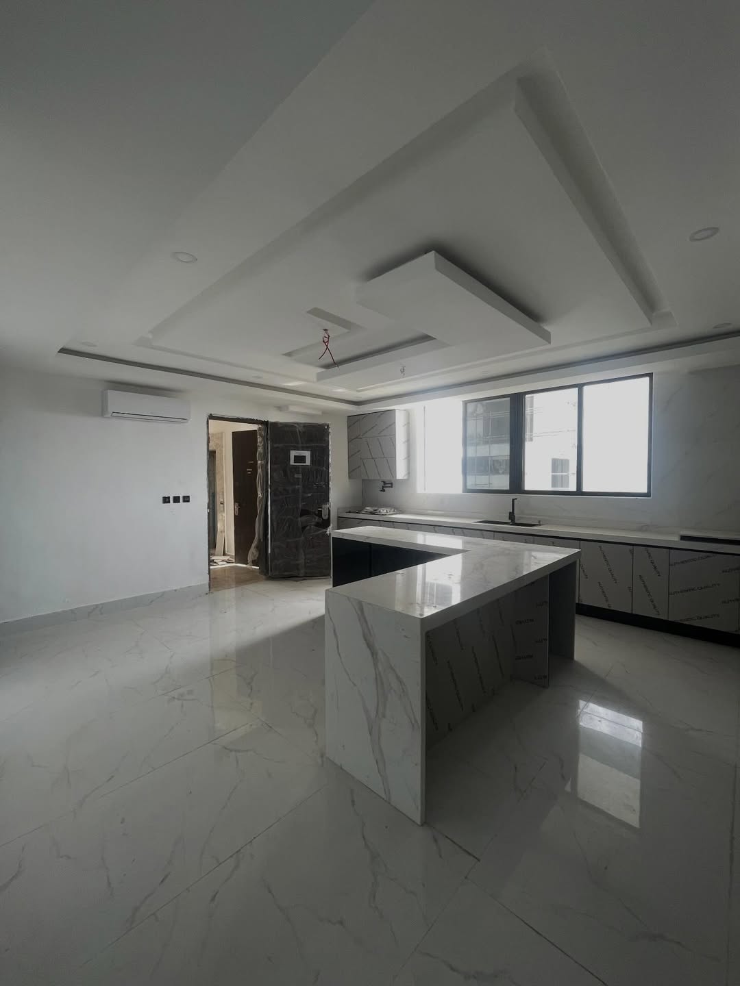 Ikoyi Oasis: 5BR Maisonette & Poolside Terrace