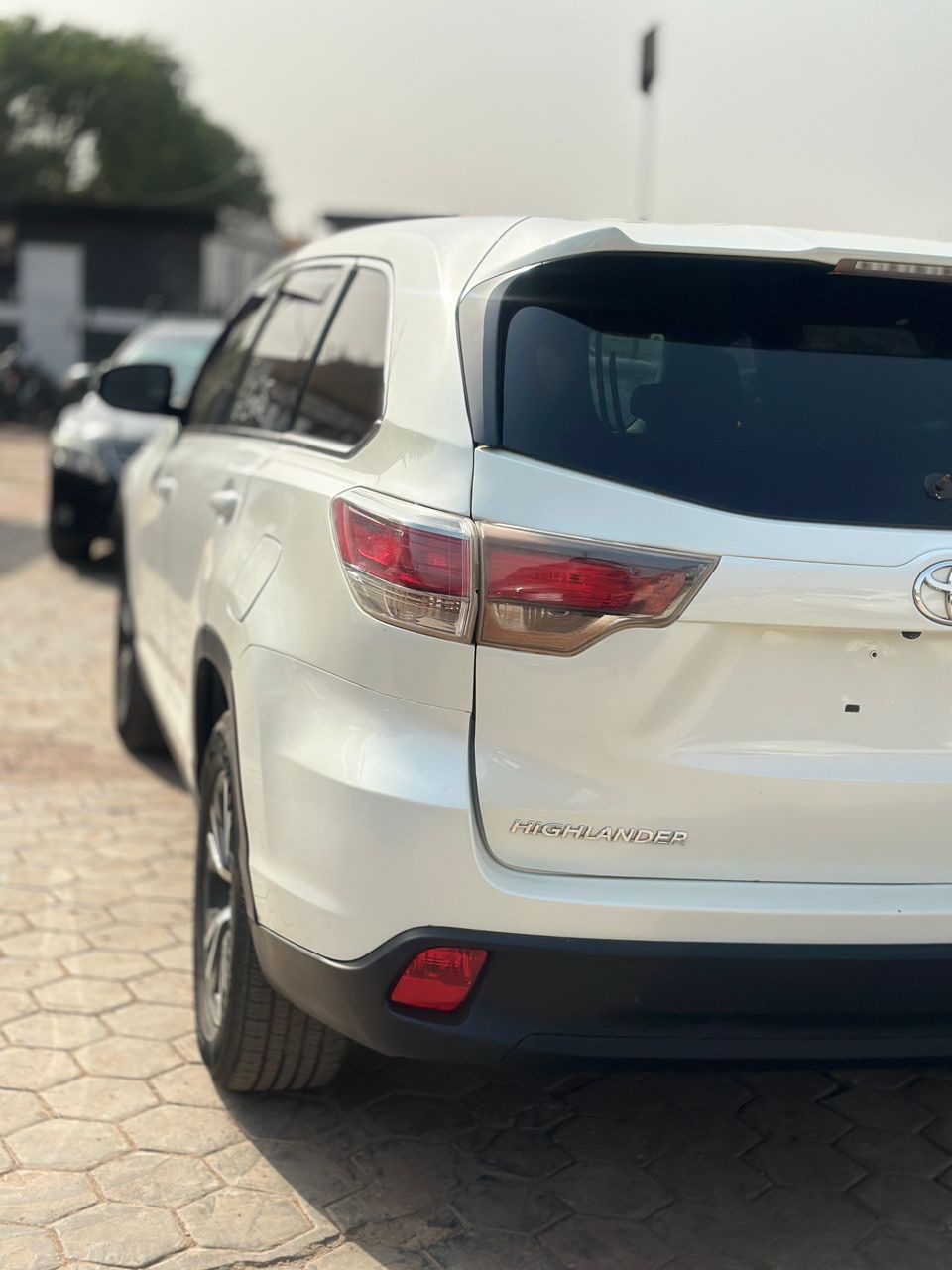 2019 Toyota Highlander: Luxury SUV, 42M