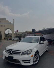 Freshly Imported 2013 C300 4MATIC: Luxury & Tech