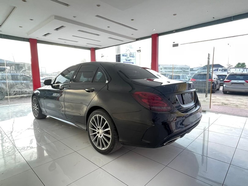 2015 C300 AMG: Black Beast, Crimson Heart