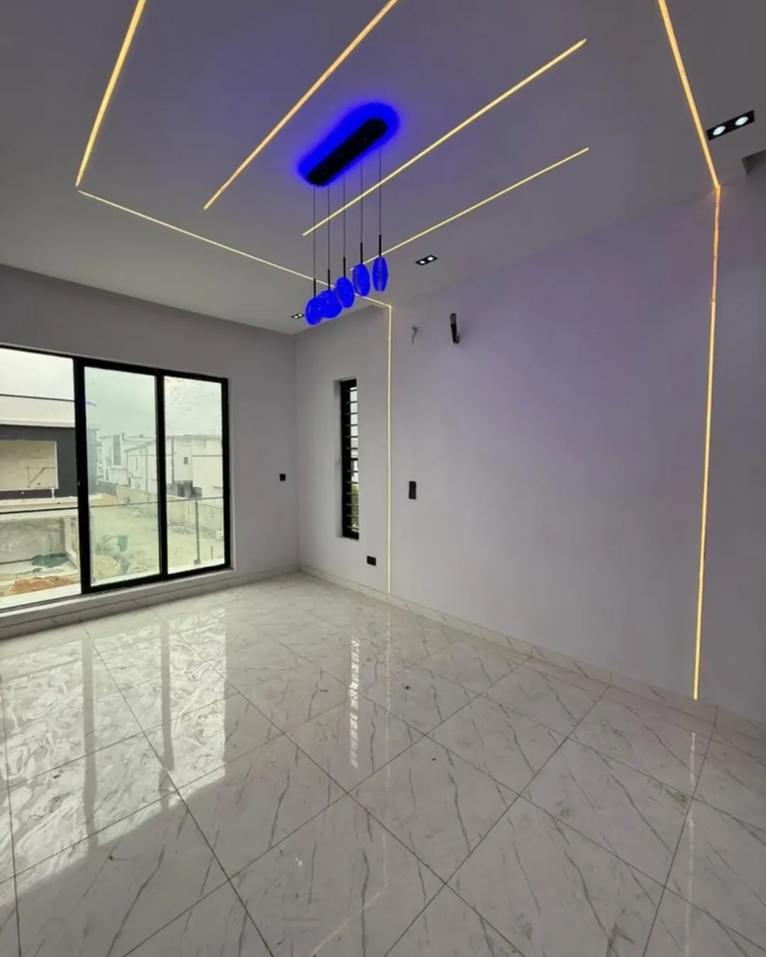 Ikota’s Ultimate 5-Bedroom Estate with Resort-Style Pool