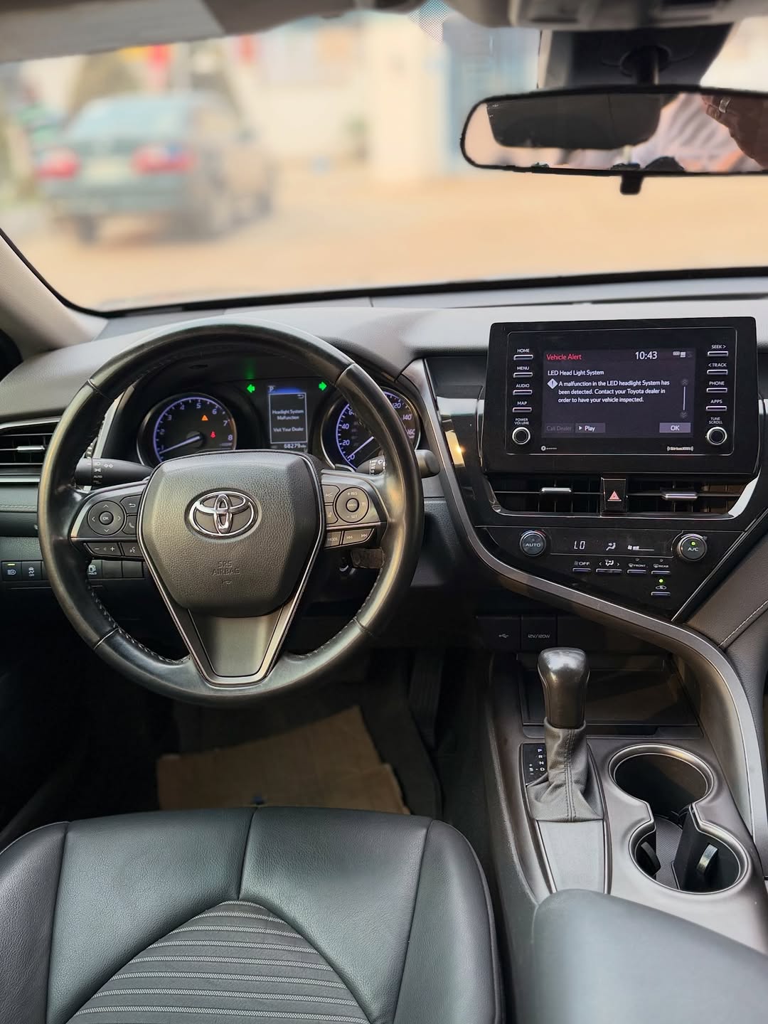 2021 Camry SE: Genuine Duty, Distressed Price!