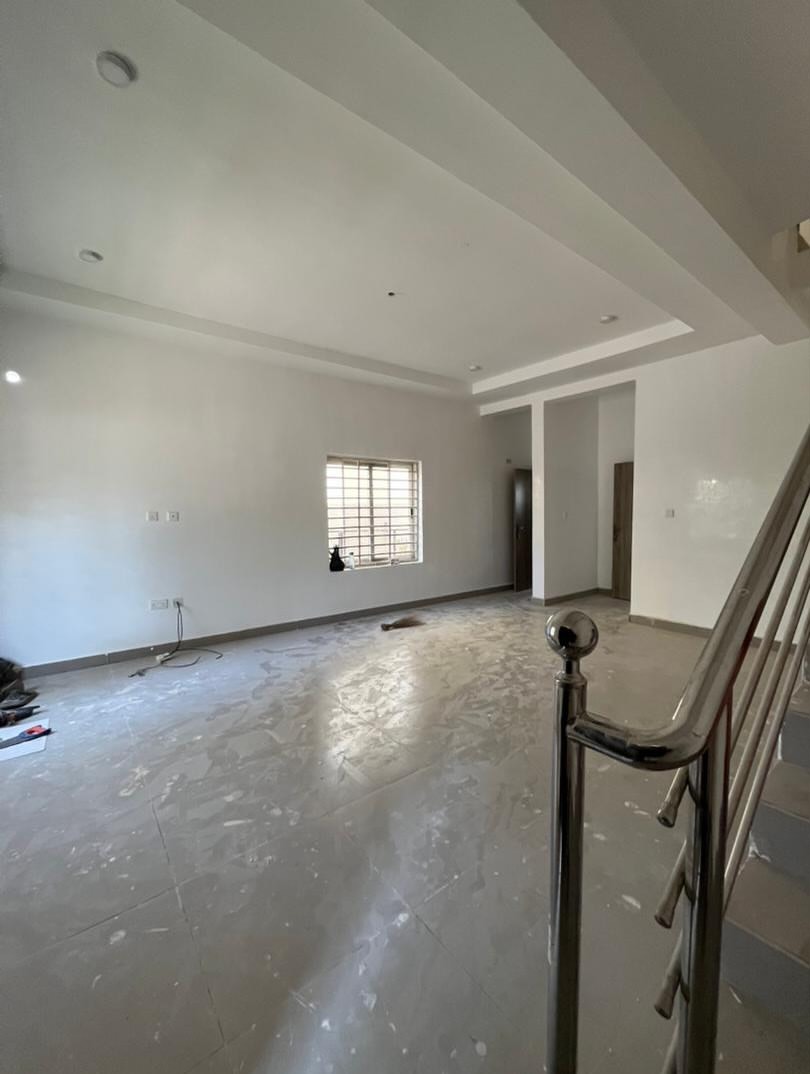 Spacious 2-Bed Ensuite Duplex in Prime Lokogoma