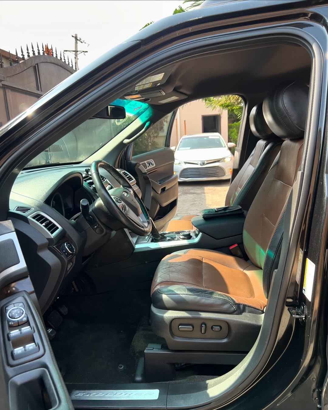 Luxury 2014 Ford Explorer: Cleared & Ready in Lagos