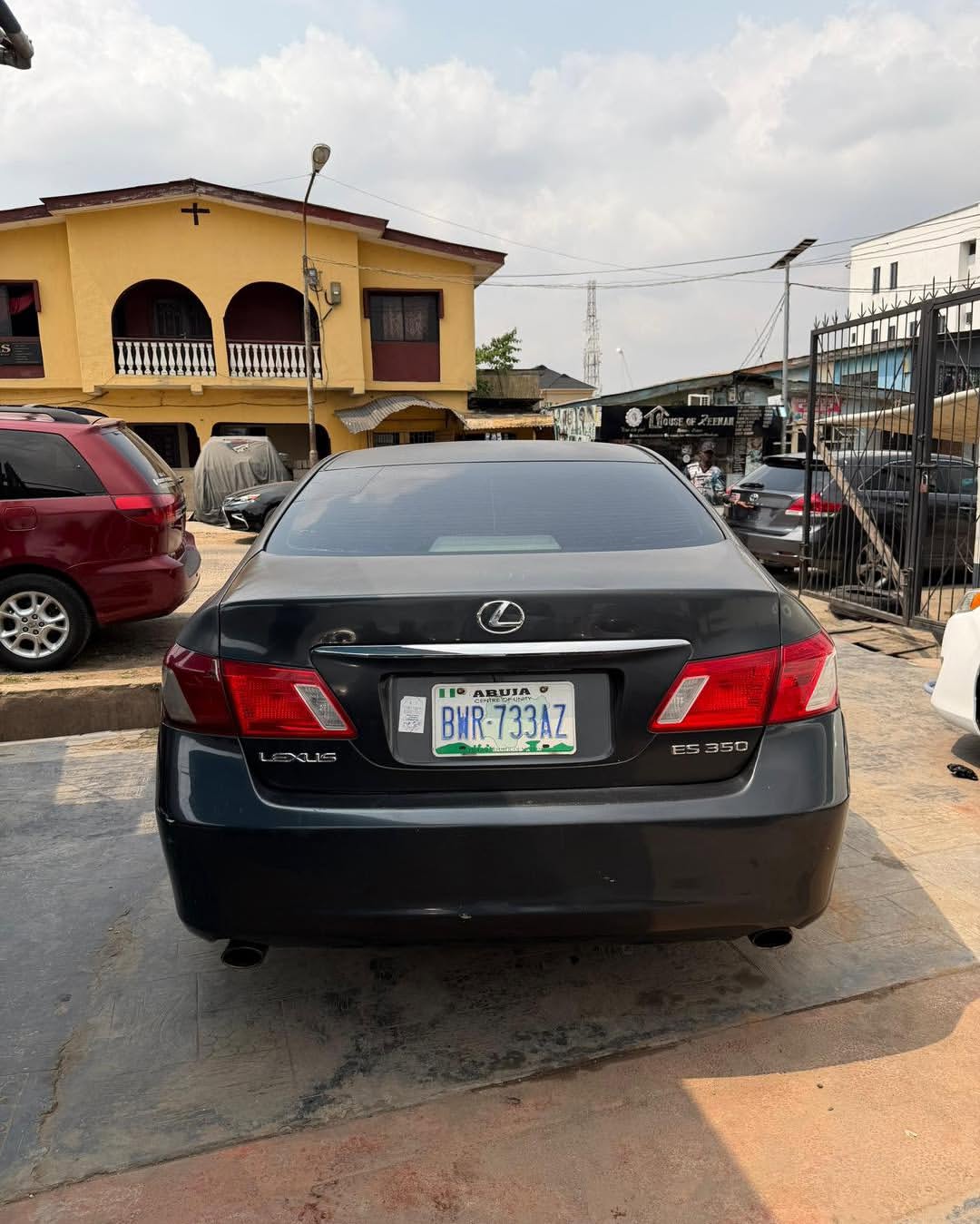 Luxury Lexus ES350: V6 Power, 8.15M Deal!