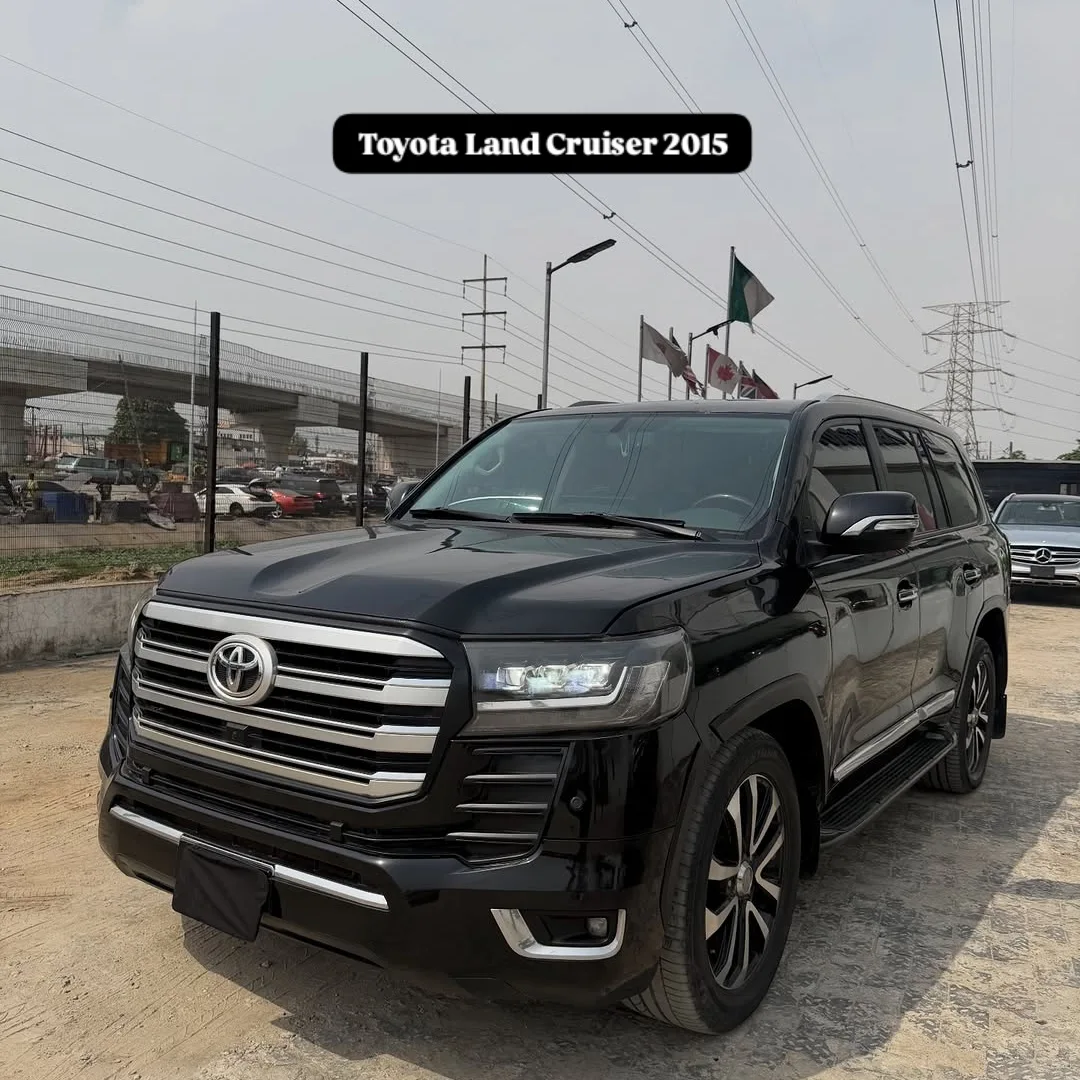 Iconic 2015 Land Cruiser: Unstoppable Luxury