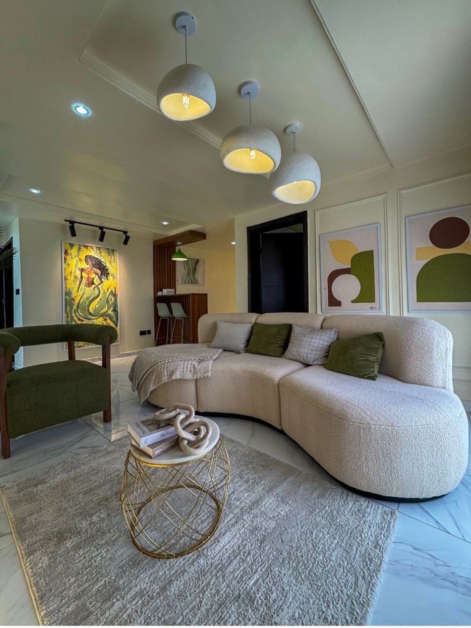 Lekki Penthouse: 2 Balconies, Chef & Smart Luxury